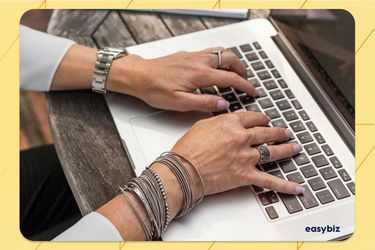 What does an accountant do for small businesses?