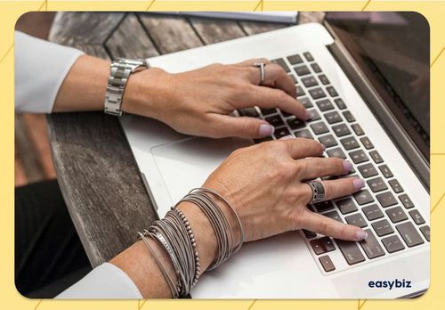 What does an accountant do for small businesses?